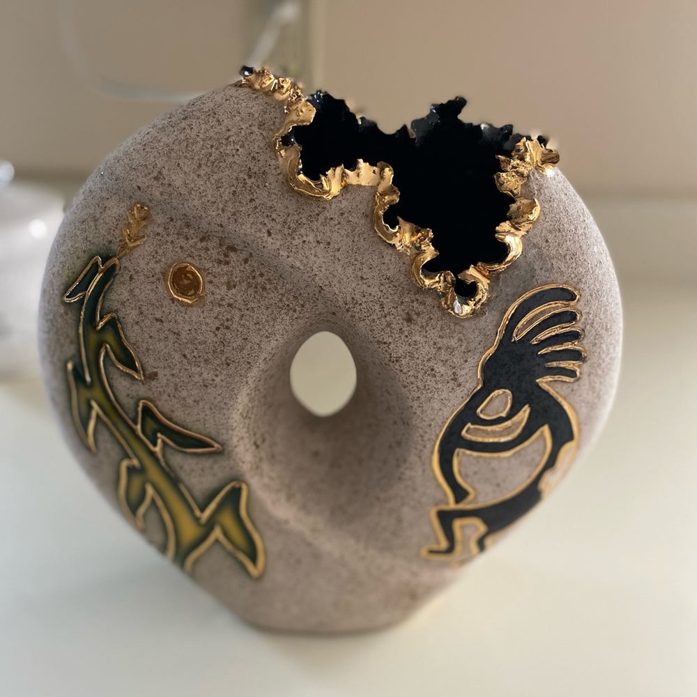 Ethnic, home decor, terracotta, cream, tan, black, gold vase..(NWOT)